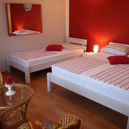Mira Trogir