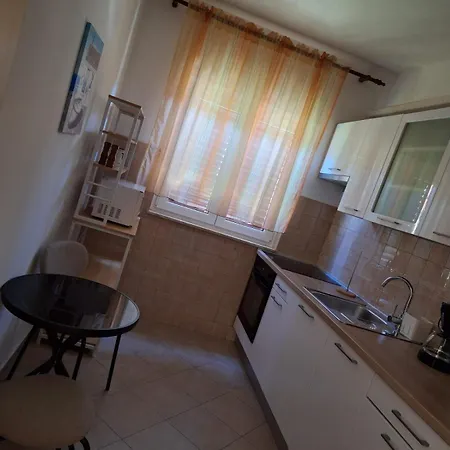 Apartment Mira